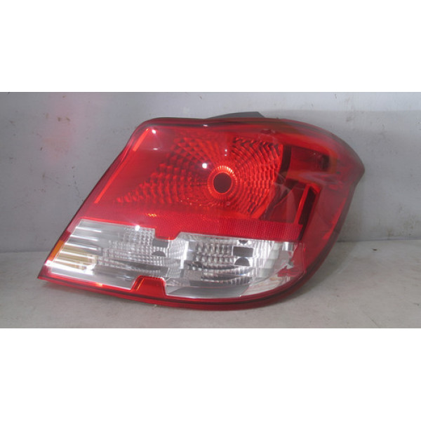 Lanterna Chevrolet Onix 2012 2013 2014 2015 25079 Direito/passageiro Vermelho