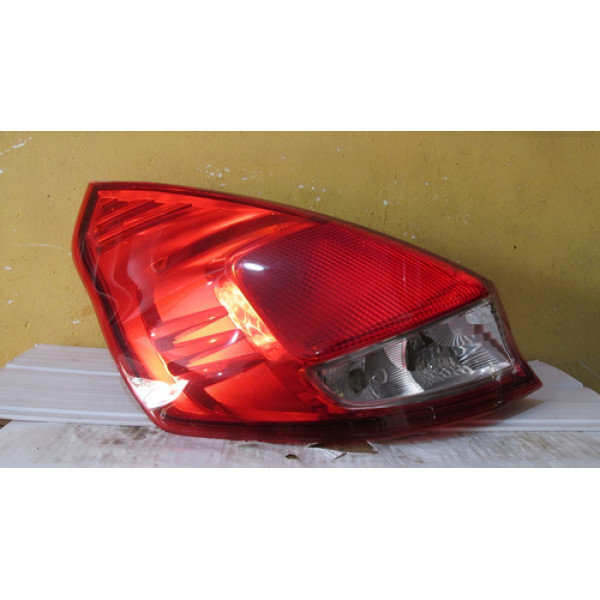 Lanterna Ford New Fiesta Hatch 18121957 Esquerdo Vermelho