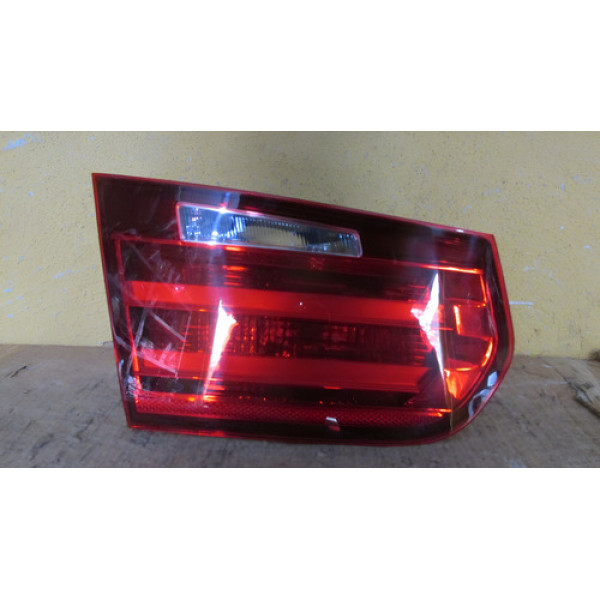 Lanterna Tampa Traseira Bmw 320 2013 2014 L18022822 Esquerdo Vermelho