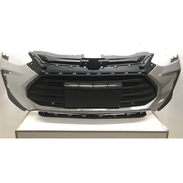 Para Choque Chevrolet Tracker 2021 21081814 Prateado