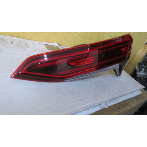 Lanterna Tampa Traseira Toyota Sw4 2017 2018 Cp19031367 Direito/passageiro Vermelho