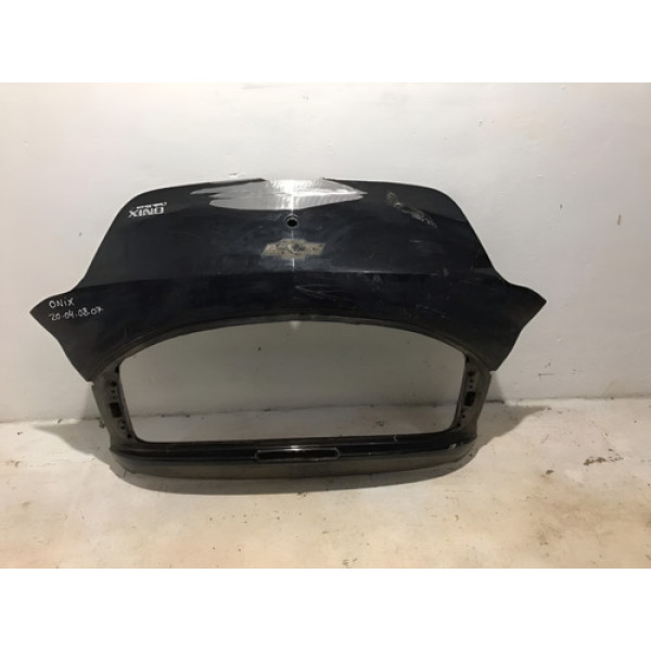 Tampa Traseira Chevrolet Onix  R20040807 - Preto