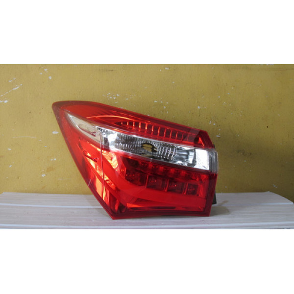 Lanterna Toyota Corolla 2015 2016 Led L19020459 Esquerdo Vermelho