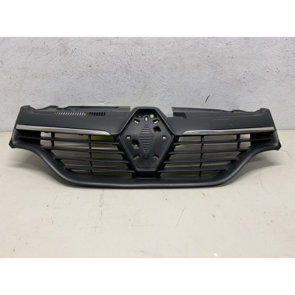 Grade Renault Sandero 2015 2016 21102105