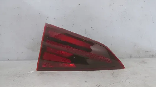 Lanterna Tampa Traseira Volkswagen Virtus 21070667 Esquerdo Vermelho